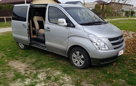 Hyundai Grand Starex Grand Starex I рестайлинг 2, 2010 год, 1 100 000 рублей, 2 фотография