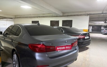 BMW 5 серия, 2018 год, 2 900 000 рублей, 2 фотография