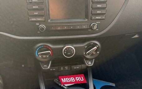 KIA Rio IV, 2018 год, 1 300 000 рублей, 4 фотография