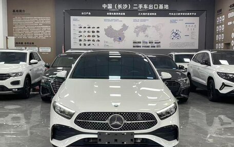 Mercedes-Benz A-Класс, 2023 год, 1 620 000 рублей, 3 фотография