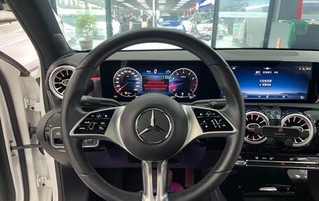 Mercedes-Benz A-Класс, 2023 год, 1 620 000 рублей, 9 фотография