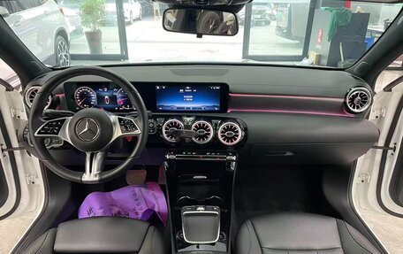 Mercedes-Benz A-Класс, 2023 год, 1 620 000 рублей, 13 фотография
