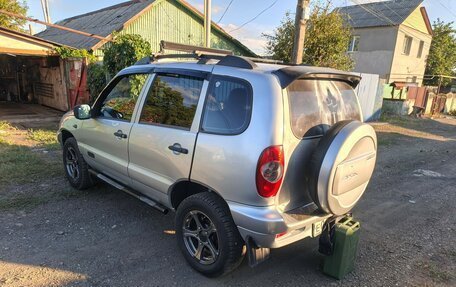 Chevrolet Niva I рестайлинг, 2005 год, 550 000 рублей, 3 фотография