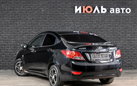 Hyundai Solaris II рестайлинг, 2012 год, 800 000 рублей, 3 фотография