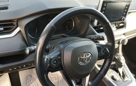 Toyota RAV4, 2021 год, 2 980 000 рублей, 6 фотография