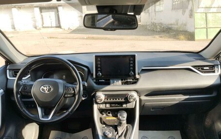 Toyota RAV4, 2021 год, 2 980 000 рублей, 5 фотография