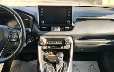 Toyota RAV4, 2021 год, 2 980 000 рублей, 14 фотография
