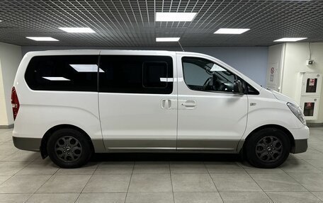 Hyundai H-1 II рестайлинг, 2013 год, 1 850 000 рублей, 4 фотография