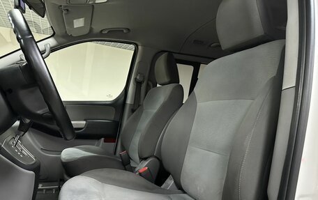 Hyundai H-1 II рестайлинг, 2013 год, 1 850 000 рублей, 11 фотография