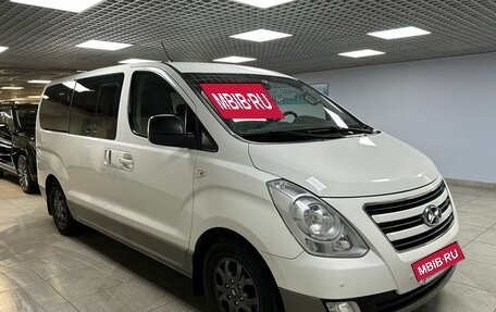 Hyundai H-1 II рестайлинг, 2013 год, 1 850 000 рублей, 3 фотография