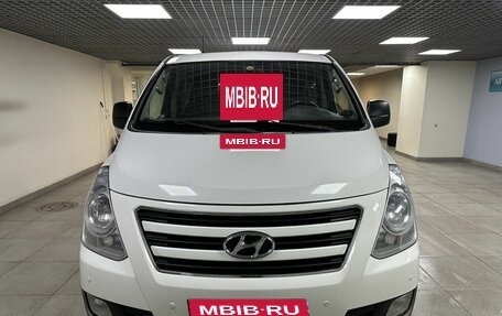 Hyundai H-1 II рестайлинг, 2013 год, 1 850 000 рублей, 2 фотография