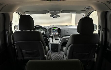 Hyundai H-1 II рестайлинг, 2013 год, 1 850 000 рублей, 14 фотография