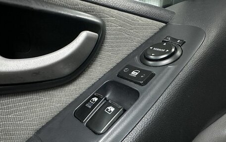 Hyundai H-1 II рестайлинг, 2013 год, 1 850 000 рублей, 22 фотография