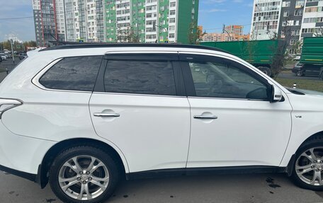 Mitsubishi Outlander III рестайлинг 3, 2013 год, 1 950 000 рублей, 8 фотография