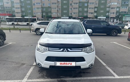 Mitsubishi Outlander III рестайлинг 3, 2013 год, 1 950 000 рублей, 6 фотография