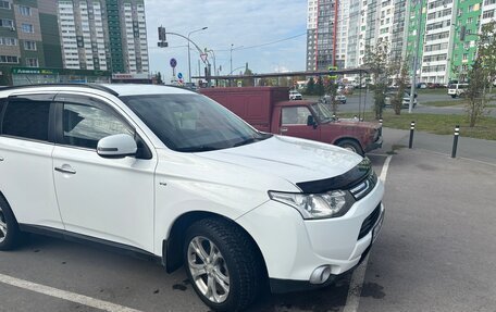Mitsubishi Outlander III рестайлинг 3, 2013 год, 1 950 000 рублей, 7 фотография