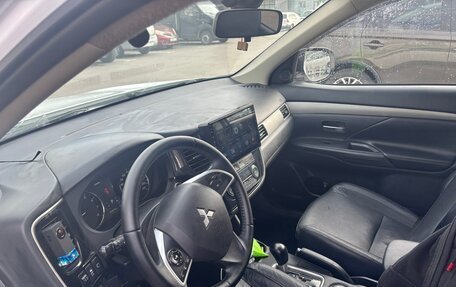 Mitsubishi Outlander III рестайлинг 3, 2013 год, 1 950 000 рублей, 13 фотография