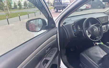 Mitsubishi Outlander III рестайлинг 3, 2013 год, 1 950 000 рублей, 12 фотография