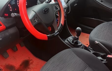 Hyundai Solaris II рестайлинг, 2014 год, 620 000 рублей, 15 фотография