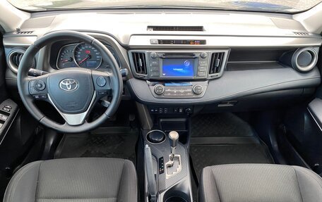 Toyota RAV4, 2015 год, 1 995 000 рублей, 18 фотография