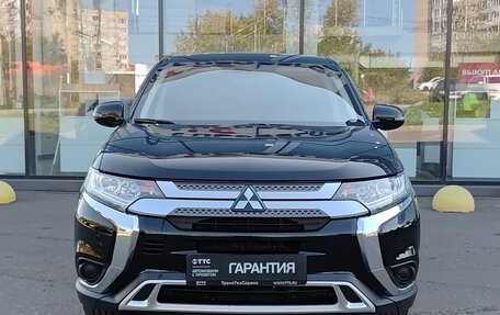 Mitsubishi Outlander III рестайлинг 3, 2021 год, 2 730 000 рублей, 2 фотография