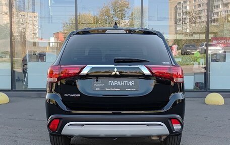 Mitsubishi Outlander III рестайлинг 3, 2021 год, 2 730 000 рублей, 7 фотография