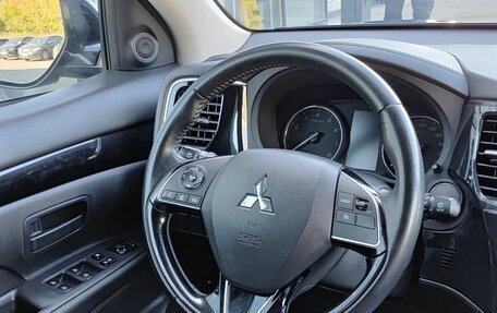 Mitsubishi Outlander III рестайлинг 3, 2021 год, 2 730 000 рублей, 23 фотография