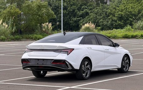 Hyundai Elantra, 2024 год, 1 750 000 рублей, 6 фотография