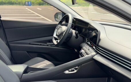 Hyundai Elantra, 2024 год, 1 750 000 рублей, 11 фотография
