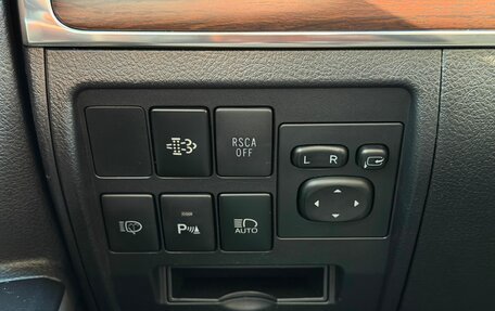 Toyota Land Cruiser 200, 2015 год, 4 649 000 рублей, 31 фотография