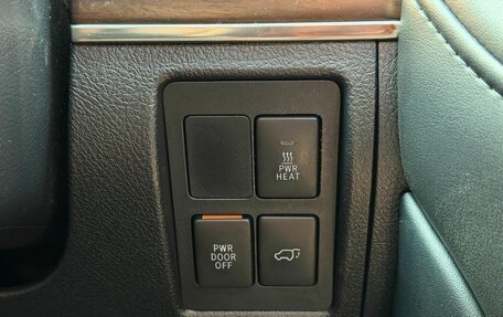 Toyota Land Cruiser 200, 2015 год, 4 649 000 рублей, 32 фотография