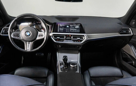 BMW 3 серия, 2019 год, 3 990 000 рублей, 12 фотография