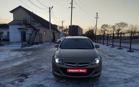 Opel Astra J, 2013 год, 680 000 рублей, 1 фотография
