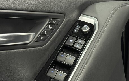 Toyota Land Cruiser, 2021 год, 10 800 000 рублей, 12 фотография