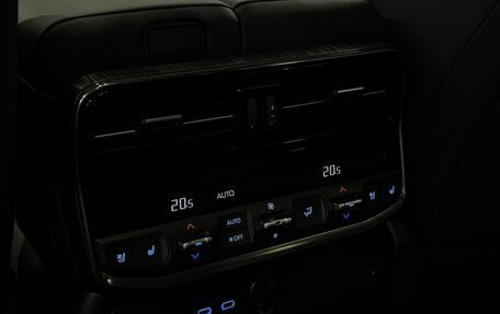 Toyota Land Cruiser, 2021 год, 10 800 000 рублей, 23 фотография