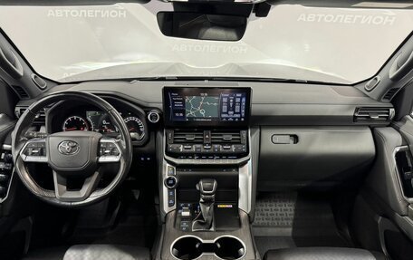Toyota Land Cruiser, 2021 год, 10 800 000 рублей, 26 фотография