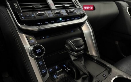 Toyota Land Cruiser, 2021 год, 10 800 000 рублей, 17 фотография