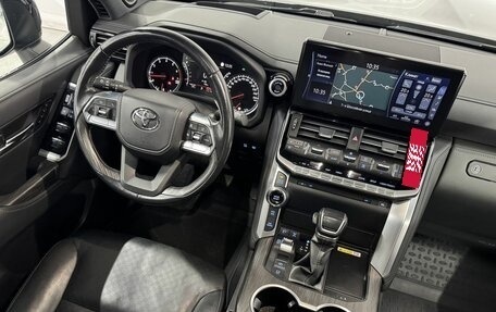 Toyota Land Cruiser, 2021 год, 10 800 000 рублей, 25 фотография