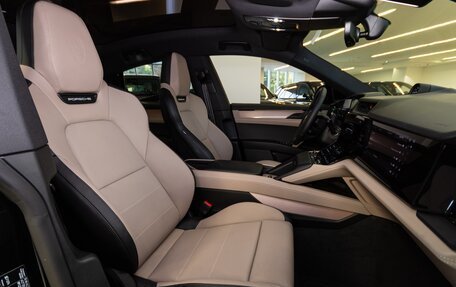Porsche Cayenne, 2026 год, 28 600 000 рублей, 13 фотография