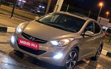 Hyundai Elantra V, 2012 год, 750 000 рублей, 2 фотография
