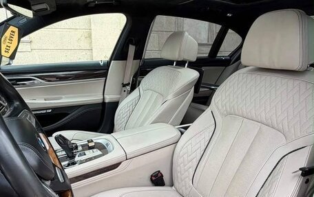 BMW 7 серия, 2016 год, 3 250 000 рублей, 13 фотография