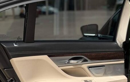 BMW 7 серия, 2016 год, 3 250 000 рублей, 15 фотография