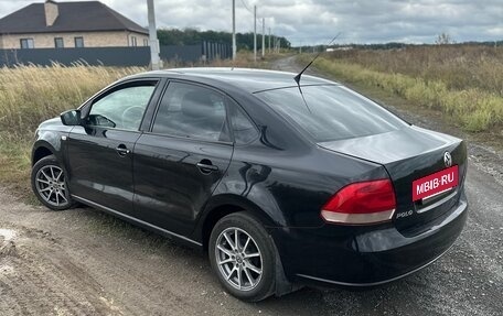 Volkswagen Polo VI (EU Market), 2012 год, 800 000 рублей, 2 фотография