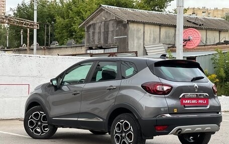 Renault Kaptur I рестайлинг, 2021 год, 1 675 000 рублей, 4 фотография