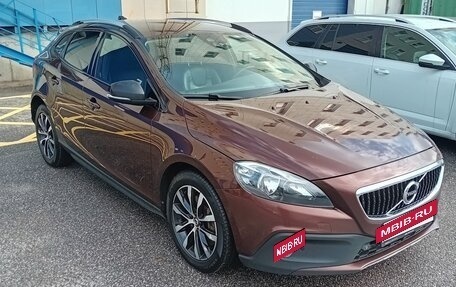 Volvo V40 Cross Country I, 2018 год, 1 750 000 рублей, 3 фотография