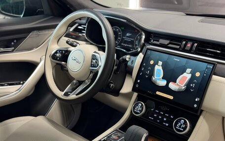 Jaguar F-Pace, 2023 год, 7 190 000 рублей, 19 фотография