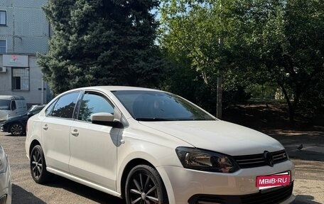 Volkswagen Polo VI (EU Market), 2012 год, 750 000 рублей, 1 фотография