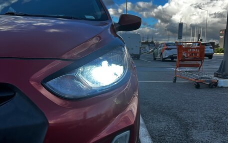 Hyundai Solaris II рестайлинг, 2011 год, 560 000 рублей, 3 фотография