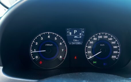 Hyundai Solaris II рестайлинг, 2011 год, 560 000 рублей, 12 фотография
