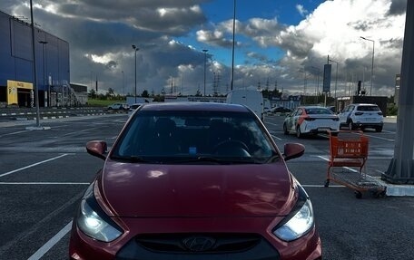 Hyundai Solaris II рестайлинг, 2011 год, 560 000 рублей, 2 фотография